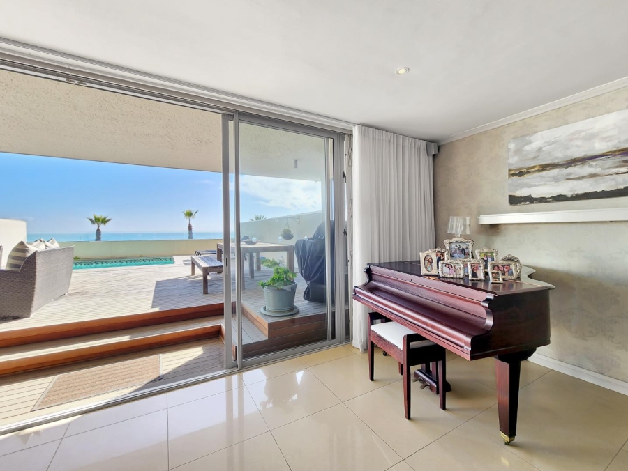3 Bedroom Property for Sale in Mouille Point Western Cape